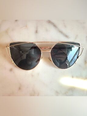 Gold Frame Aviator Sunglasses